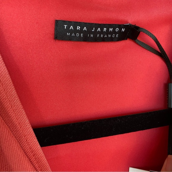 Tara Jarmon Remarquable red
satin linen dress - Picture 6 of 9